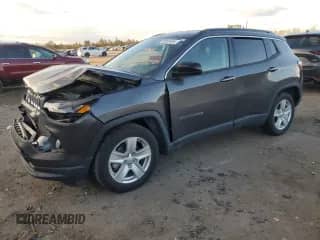 2022 Jeep Compass Altitude с VIN 3C4NJCBB0NT172106, выставлен на аукционе Copart как лот 83025444 с пробегом 28 268 миль миль и Списание • Salvage title. История ставок и продаж доступна на DreamBid. Изображение 1.