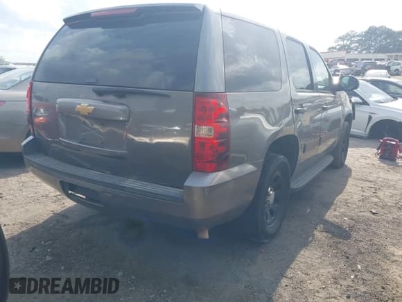 ✅ 2012 Chevrolet Tahoe Commercial • VIN: 1GNLC2E07CR187432 • Lot: 42126539. Wystawiony na IAAI z przebiegiem 169 607 mil. Bezpłatny archiwum sprzedaży aukcyjnych z USA i szczegółowy raport historii pojazdu na DreamBid. Zdjęcie 4.