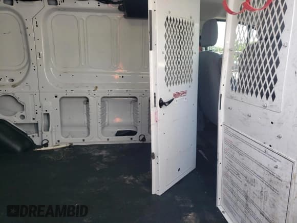 ✅ 2017 Ford Transit • VIN: 1FTYE1ZM3HKA23045 • Лот: 60778705. Опубликован ранее на Copart с пробегом 67 108 миль. Бесплатный доступ к архиву аукционных продаж из США и подробный отчёт об истории автомобиля на DreamBid. Изображение 11.