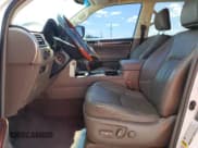 ✅ 2011 Lexus GX 460 • VIN: JTJBM7FX9B5020566 • Lot: 89991925. Wystawiony na Copart z przebiegiem 205 753 mil. Bezpłatny archiwum sprzedaży aukcyjnych z USA i szczegółowy raport historii pojazdu na DreamBid. Zdjęcie 7.