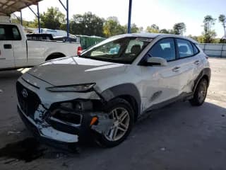 ✅ 2019 Hyundai Kona SE • VIN: KM8K1CAAXKU248505 • Лот: 84899675. Опубликован ранее на Copart с пробегом 86 775 миль. Бесплатный доступ к архиву аукционных продаж из США и подробный отчёт об истории автомобиля на DreamBid. Изображение 1.