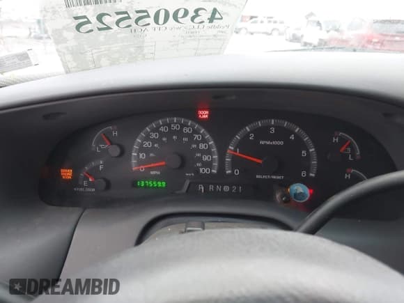 ✅ 2001 Ford F-150 XL • VIN: 2FTRX18L31CB05231 • Lot: 43905525. Wystawiony na IAAI z przebiegiem 137 559 mil. Bezpłatny archiwum sprzedaży aukcyjnych z USA i szczegółowy raport historii pojazdu na DreamBid. Zdjęcie 7.