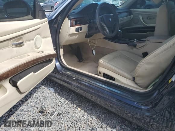 ✅ 2010 BMW 3 Series 328i xDrive • VIN: WBAWC3C50AP470870 • Lot: 65418555. Listed on Copart with 60,741 mi. Free auction sales archive from the USA and detailed vehicle history report at DreamBid. Image 8.