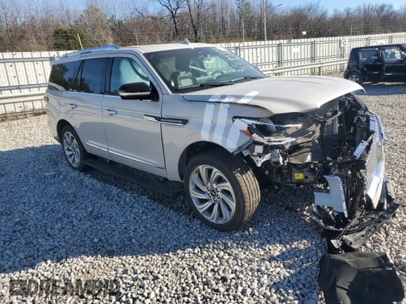 ✅ 2024 Lincoln Navigator Premiere • VIN: 5LMJJ2NG8REL13826 • Лот: 41370965. Опубликован ранее на Copart с пробегом 2 425 миль. Бесплатный доступ к архиву аукционных продаж из США и подробный отчёт об истории автомобиля на DreamBid. Изображение 4.