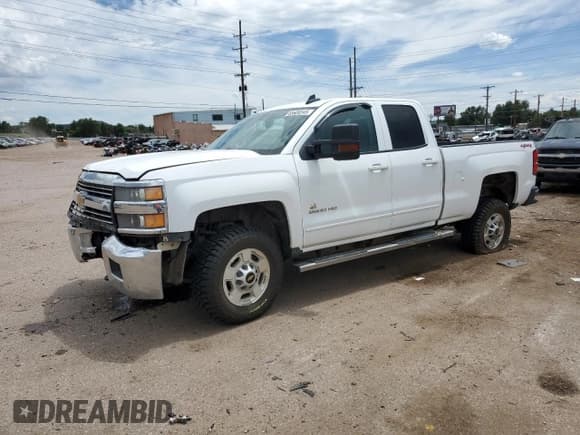 ✅ 2015 Chevrolet Silverado 2500HD LT • VIN: 1GC2KVEG3FZ528402 • Лот: 65606545. Опубликован ранее на Copart с пробегом 151 408 миль. Бесплатный доступ к архиву аукционных продаж из США и подробный отчёт об истории автомобиля на DreamBid. Изображение 1.