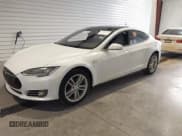 ✅ 2015 Tesla Model S 85D • VIN: 5YJSA1E27FF112701 • Lot: 43201175. Wystawiony na IAAI z przebiegiem 145 654 mil. Bezpłatny archiwum sprzedaży aukcyjnych z USA i szczegółowy raport historii pojazdu na DreamBid. Zdjęcie 2.
