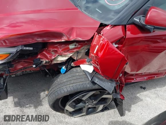 ✅ 2024 Hyundai Venue SEL • VIN: KMHRC8A37RU279776 • Lot: 41609292. Listed on IAAI with 2,801 mi. Free auction sales archive from the USA and detailed vehicle history report at DreamBid. Image 18.