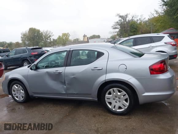 ✅ 2014 Dodge Avenger SE • VIN: 1C3CDZAB4EN111123 • Лот: 43440106. Опубликован ранее на IAAI с пробегом 129 181 миль. Бесплатный доступ к архиву аукционных продаж из США и подробный отчёт об истории автомобиля на DreamBid. Изображение 14.