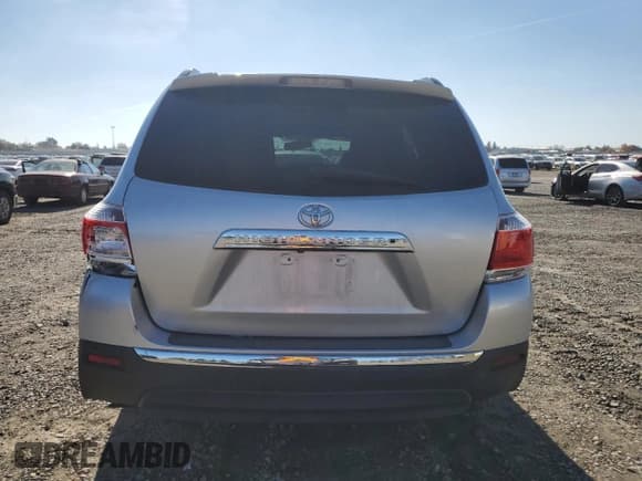 ✅ 2011 Toyota Highlander • VIN: 5TDZK3EH3BS031325 • Лот: 92128745. Опубликован ранее на Copart с пробегом 172 503 миль. Бесплатный доступ к архиву аукционных продаж из США и подробный отчёт об истории автомобиля на DreamBid. Изображение 6.