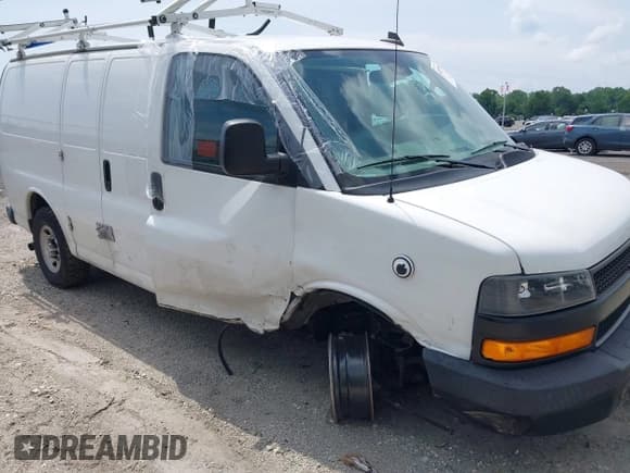 ✅ 2020 Chevrolet Express Cargo • VIN: 1GCZGGFG5L1170272 • Lot: 42577603. Listed on IAAI with 66,607 mi. Free auction sales archive from the USA and detailed vehicle history report at DreamBid. Image 6.