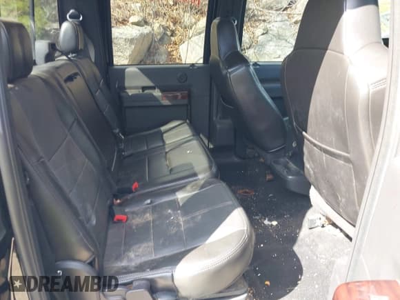 ✅ 2010 Ford F-250 XL • VIN: 1FTSW2B58AEA96492 • Lot: 42016745. Listed on IAAI with 180,355 mi. Free auction sales archive from the USA and detailed vehicle history report at DreamBid. Image 8.