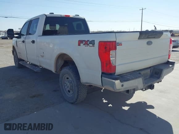✅ 2020 Ford F-250 XL • VIN: 1FT7W2BT4LEC30180 • Lot: 41676405. Listed on IAAI with 136,645 mi. Free auction sales archive from the USA and detailed vehicle history report at DreamBid. Image 3.