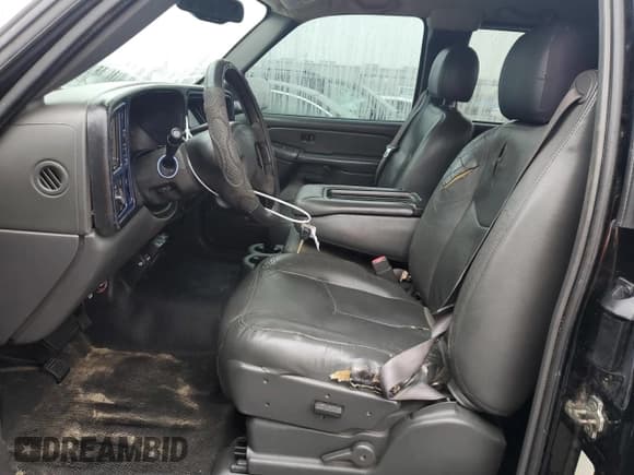 ✅ 2006 Chevrolet Silverado 2500HD Work Truck • VIN: 1GCHK29U96E258771 • Lot: 86818764. Wystawiony na Copart z przebiegiem Nie podano. Bezpłatny archiwum sprzedaży aukcyjnych z USA i szczegółowy raport historii pojazdu na DreamBid. Zdjęcie 7.