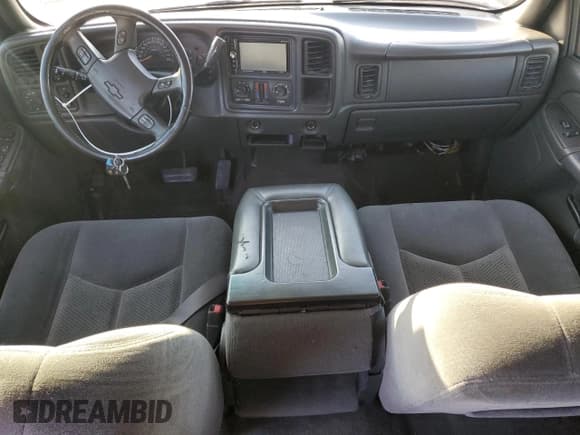 ✅ 2005 Chevrolet Silverado 1500 Z71 • VIN: 2GCEK13T551387443 • Лот: 82706014. Опубликован ранее на Copart с пробегом 338 670 миль. Бесплатный доступ к архиву аукционных продаж из США и подробный отчёт об истории автомобиля на DreamBid. Изображение 8.