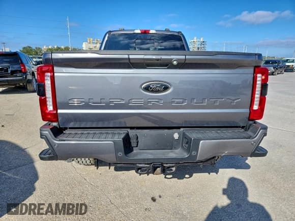 ✅ 2024 Ford F-250 Lariat • VIN: 1FT8W2BT0REC27595 • Lot: 96511045. Wystawiony na Copart z przebiegiem 6 745 mil. Bezpłatny archiwum sprzedaży aukcyjnych z USA i szczegółowy raport historii pojazdu na DreamBid. Zdjęcie 6.