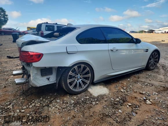 ✅ 2011 BMW M3 • VIN: WBSKG9C57BE645808 • Lot: 63210675. Listed on Copart with 132,853 mi. Free auction sales archive from the USA and detailed vehicle history report at DreamBid. Image 3.