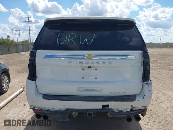 ✅ 2023 Chevrolet Suburban Premier • VIN: 1GNSKFKD5PR334706 • Lot: 43280982. Wystawiony na IAAI z przebiegiem 76 977 mil. Bezpłatny archiwum sprzedaży aukcyjnych z USA i szczegółowy raport historii pojazdu na DreamBid. Zdjęcie 17.