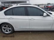 ✅ 2015 BMW 3 Series 320i xDrive • VIN: WBA3C3G57FNS76000 • Lot: 41569657. Wystawiony na IAAI z przebiegiem 155 007 mil. Bezpłatny archiwum sprzedaży aukcyjnych z USA i szczegółowy raport historii pojazdu na DreamBid. Zdjęcie 13.