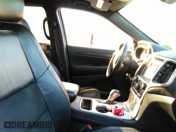 ✅ 2018 Jeep Grand Cherokee Upland • VIN: 1C4RJFAG2JC123186 • Lot: 43723468. Wystawiony na IAAI z przebiegiem 106 125 mil. Bezpłatny archiwum sprzedaży aukcyjnych z USA i szczegółowy raport historii pojazdu na DreamBid. Zdjęcie 5.