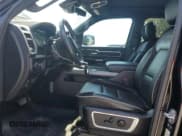 ✅ 2021 Ram 1500 Laramie • VIN: 1C6SRFJT6MN525669 • Lot: 62843735. Wystawiony na Copart z przebiegiem 39 256 mil. Bezpłatny archiwum sprzedaży aukcyjnych z USA i szczegółowy raport historii pojazdu na DreamBid. Zdjęcie 7.