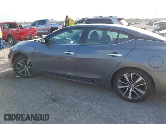✅ 2020 Nissan Maxima SV • VIN: 1N4AA6CV4LC373983 • Лот: 43099926. Опубликован ранее на IAAI с пробегом 91 695 миль. Бесплатный доступ к архиву аукционных продаж из США и подробный отчёт об истории автомобиля на DreamBid. Изображение 14.