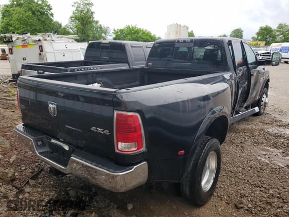 ✅ 2018 Ram 3500 Laramie • VIN: 3C63RRJL4JG214591 • Lot: 54822295. Wystawiony na Copart z przebiegiem 69 044 mil. Bezpłatny archiwum sprzedaży aukcyjnych z USA i szczegółowy raport historii pojazdu na DreamBid. Zdjęcie 3.