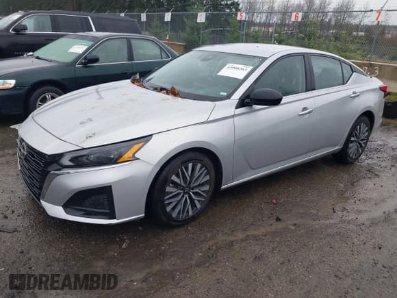 ✅ 2024 Nissan Altima SV • VIN: 1N4BL4DV9RN326799 • Lot: 43908263. Listed on IAAI with 41,543 mi. Free auction sales archive from the USA and detailed vehicle history report at DreamBid. Image 2.