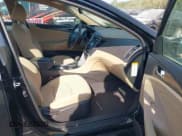 ✅ 2014 Hyundai Sonata Limited • VIN: KMHEC4A48EA115321 • Lot: 43383805. Wystawiony na IAAI z przebiegiem 130 892 mil. Bezpłatny archiwum sprzedaży aukcyjnych z USA i szczegółowy raport historii pojazdu na DreamBid. Zdjęcie 5.