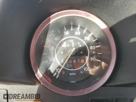 ✅ 1975 Volkswagen Beetle • VIN: 1552010446 • Lot: 91213135. Wystawiony na Copart z przebiegiem 92 047 mil. Bezpłatny archiwum sprzedaży aukcyjnych z USA i szczegółowy raport historii pojazdu na DreamBid. Zdjęcie 9.