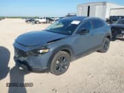 ✅ 2025 Mazda CX-30 S Carbon Edition • VIN: 3MVDMBCMXSM790941 • Lot: 42514372. Wystawiony na IAAI z przebiegiem 17 235 mil. Bezpłatny archiwum sprzedaży aukcyjnych z USA i szczegółowy raport historii pojazdu na DreamBid. Zdjęcie 17.