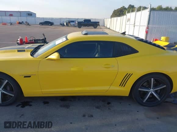 2010 Chevrolet Camaro 2SS z VIN 2G1FT1EW7A9159814, wystawiony jako IAAI lot #43367754 z przebiegiem 35 959 mil mil oraz . Historia ofert i sprzedaży dostępna na DreamBid. Obrazek 15.