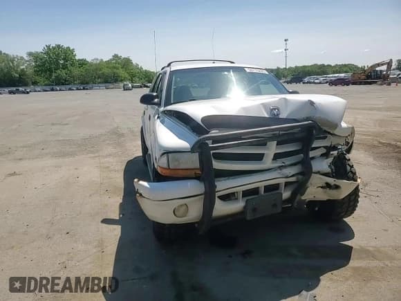 ✅ 2000 Dodge Durango • VIN: 1B4HS28N7YF242203 • Lot: 58715285. Wystawiony na Copart z przebiegiem 155 169 mil. Bezpłatny archiwum sprzedaży aukcyjnych z USA i szczegółowy raport historii pojazdu na DreamBid. Zdjęcie 14.