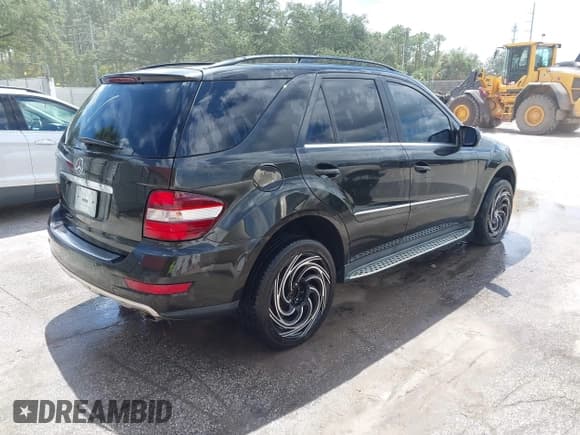 ✅ 2010 Mercedes-Benz M 350 • VIN: 4JGBB5GBXAA548716 • Лот: 43201056. Опубликован ранее на IAAI с пробегом 158 138 миль. Бесплатный доступ к архиву аукционных продаж из США и подробный отчёт об истории автомобиля на DreamBid. Изображение 4.