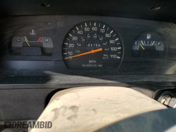 ✅ 1992 Toyota Pickup • VIN: 4TARN81A0NZ018107 • Lot: 91135505. Listed on Copart with 196,196 mi. Free auction sales archive from the USA and detailed vehicle history report at DreamBid. Image 9.