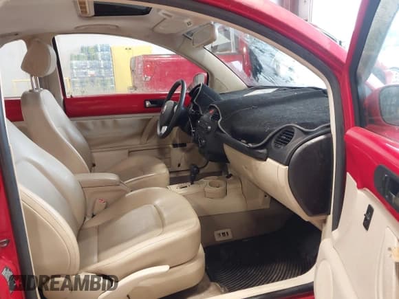 ✅ 2005 Volkswagen Beetle GLS • VIN: 3VWCR31C75M407568 • Lot: 42532558. Listed on IAAI with 122,426 mi. Free auction sales archive from the USA and detailed vehicle history report at DreamBid. Image 5.