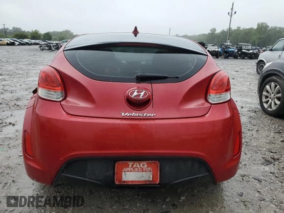 ✅ 2015 Hyundai Veloster • VIN: KMHTC6AD7FU234206 • Lot: 73251384. Wystawiony na Copart z przebiegiem 122 100 mil. Bezpłatny archiwum sprzedaży aukcyjnych z USA i szczegółowy raport historii pojazdu na DreamBid. Zdjęcie 6.