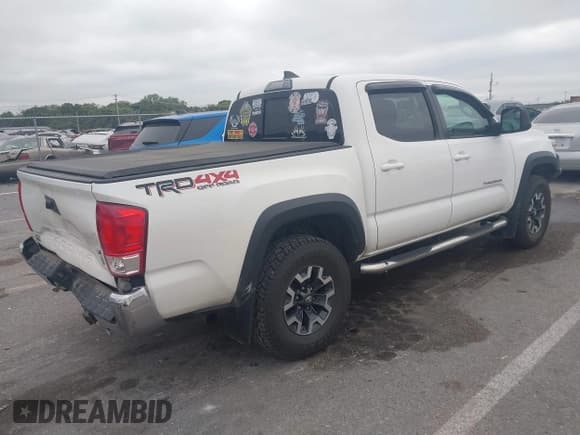 ✅ 2017 Toyota Tacoma TRD Off Road • VIN: 3TMCZ5AN2HM083787 • Лот: 43374113. Опубликован ранее на IAAI с пробегом 126 987 миль. Бесплатный доступ к архиву аукционных продаж из США и подробный отчёт об истории автомобиля на DreamBid. Изображение 4.