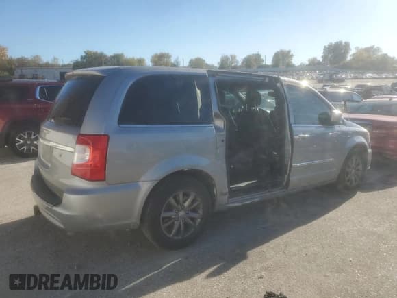 ✅ 2016 Chrysler Town & Country S • VIN: 2C4RC1HG9GR261973 • Lot: 91285785. Wystawiony na Copart z przebiegiem 80 942 mil. Bezpłatny archiwum sprzedaży aukcyjnych z USA i szczegółowy raport historii pojazdu na DreamBid. Zdjęcie 3.