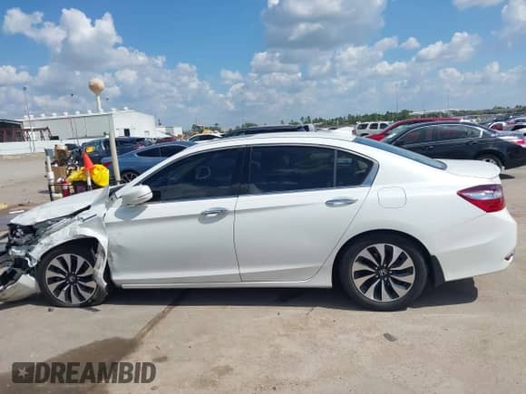 2017 Honda Accord EX-L z VIN JHMCR6F55HC018723, wystawiony jako IAAI lot #43374773 z przebiegiem 107 274 mil mil oraz . Historia ofert i sprzedaży dostępna na DreamBid. Obrazek 14.