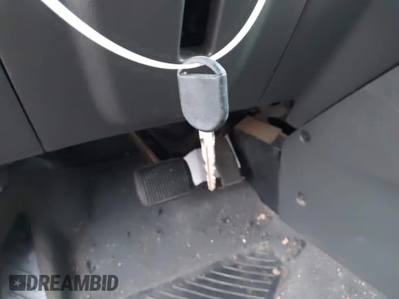 ✅ 2005 Ford Escape XLS Value • VIN: 1FMYU02Z25KB63243 • Lot: 43837346. Listed on IAAI with 162,313 mi. Free auction sales archive from the USA and detailed vehicle history report at DreamBid. Image 11.