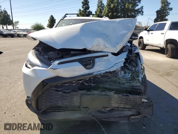 ✅ 2024 Toyota Corolla Cross Hybrid XSE • VIN: 7MUFBABG2RV051228 • Лот: 90340085. Опубликован ранее на Copart с пробегом Не указан. Бесплатный доступ к архиву аукционных продаж из США и подробный отчёт об истории автомобиля на DreamBid. Изображение 5.