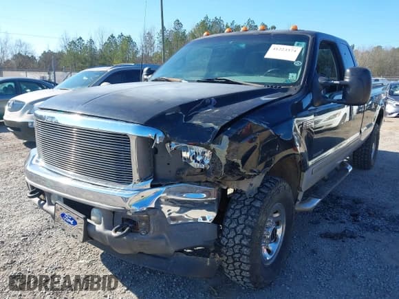 ✅ 2002 Ford F-250 XL • VIN: 1FTNX21F92ED18642 • Lot: 41223374. Wystawiony na IAAI z przebiegiem 291 703 mil. Bezpłatny archiwum sprzedaży aukcyjnych z USA i szczegółowy raport historii pojazdu na DreamBid. Zdjęcie 6.