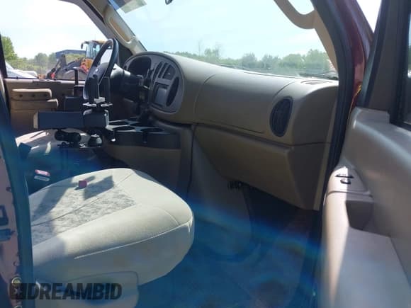 ✅ 2006 Ford Econoline Cargo • VIN: 1FDNE24L06HB26825 • Lot: 42379170. Listed on IAAI with 88,805 mi. Free auction sales archive from the USA and detailed vehicle history report at DreamBid. Image 5.