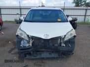 ✅ 2017 Toyota Sienna XLE Auto Access Seat • VIN: 5TDYZ3DCXHS801591 • Lot: 42724706. Listed on IAAI with 197,582 mi. Free auction sales archive from the USA and detailed vehicle history report at DreamBid. Image 13.