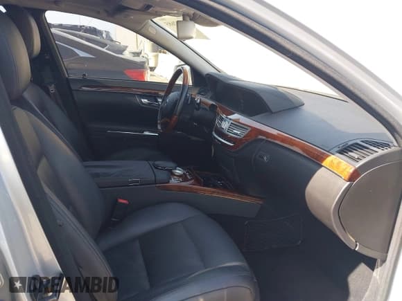 ✅ 2010 Mercedes-Benz S 400 • VIN: WDDNG9FBXAA318000 • Лот: 42302685. Опубликован ранее на IAAI с пробегом 81 826 миль. Бесплатный доступ к архиву аукционных продаж из США и подробный отчёт об истории автомобиля на DreamBid. Изображение 5.