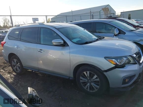 ✅ 2017 Nissan Pathfinder SL • VIN: 5N1DR2MM1HC674079 • Lot: 43591314. Wystawiony na IAAI z przebiegiem 146 309 mil. Bezpłatny archiwum sprzedaży aukcyjnych z USA i szczegółowy raport historii pojazdu na DreamBid. Zdjęcie 13.