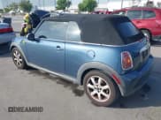 ✅ 2010 MINI Convertible • VIN: WMWMR3C56ATU98301 • Lot: 42228835. Wystawiony na IAAI z przebiegiem 117 325 mil. Bezpłatny archiwum sprzedaży aukcyjnych z USA i szczegółowy raport historii pojazdu na DreamBid. Zdjęcie 3.