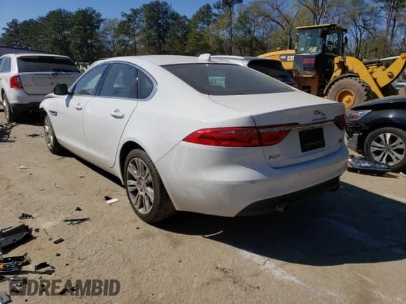 ✅ 2016 Jaguar XF 35t Premium • VIN: SAJBJ4BV8GCY16695 • Лот: 44923583. Опубликован ранее на Copart с пробегом 77 435 миль. Бесплатный доступ к архиву аукционных продаж из США и подробный отчёт об истории автомобиля на DreamBid. Изображение 2.