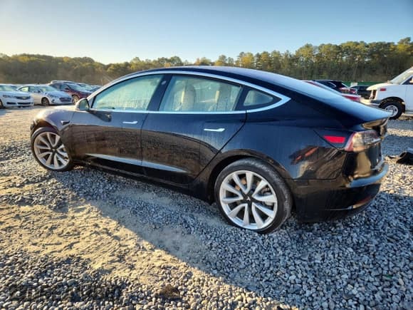 ✅ 2018 Tesla Model 3 Long Range Battery • VIN: 5YJ3E1EA0JF046615 • Lot: 87393345. Wystawiony na Copart z przebiegiem 74 006 mil. Bezpłatny archiwum sprzedaży aukcyjnych z USA i szczegółowy raport historii pojazdu na DreamBid. Zdjęcie 2.