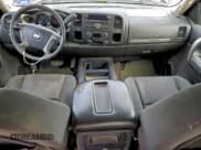 ✅ 2008 Chevrolet Silverado 2500HD 1LT • VIN: 1GCHC23698F105781 • Lot: 94409105. Wystawiony na Copart z przebiegiem Nie podano. Bezpłatny archiwum sprzedaży aukcyjnych z USA i szczegółowy raport historii pojazdu na DreamBid. Zdjęcie 9.